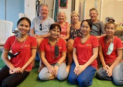 Bussaba Massage Khao Lak - staff and customers