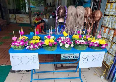 Bussaba Massage in Khao Lak making krathongs